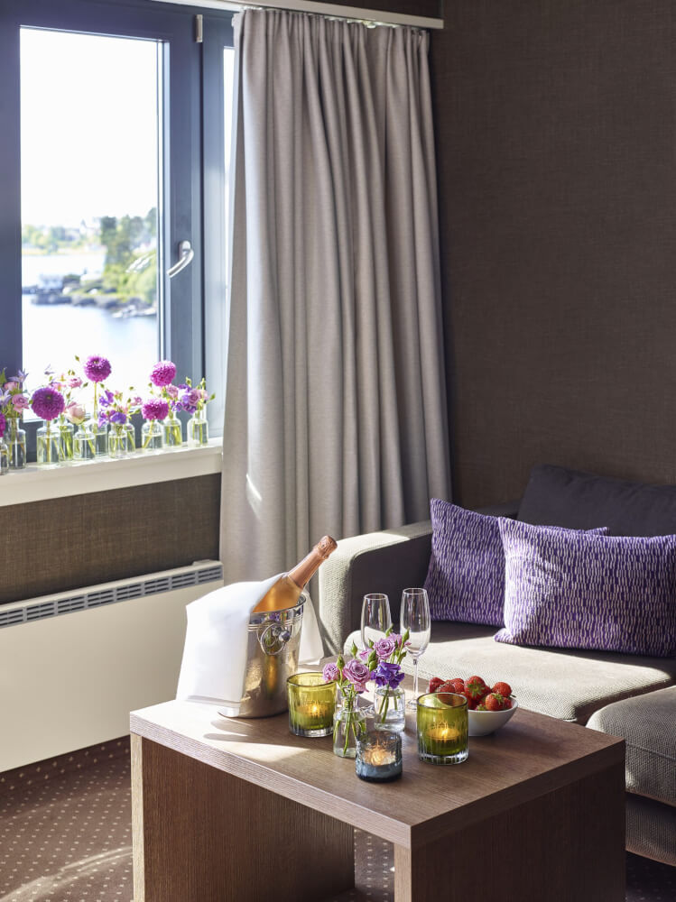 Interflora bryllup blomsterdekor hotellrom