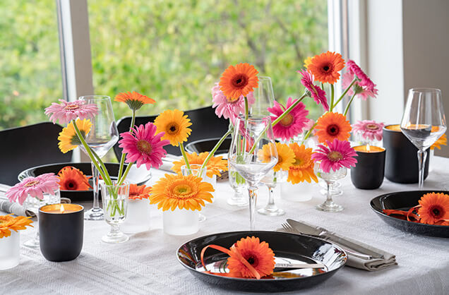 Interflora konfirmasjon bordpynt oransje gerbera